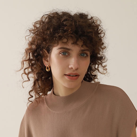 Charming Little Earrings - Picture 7 of 7